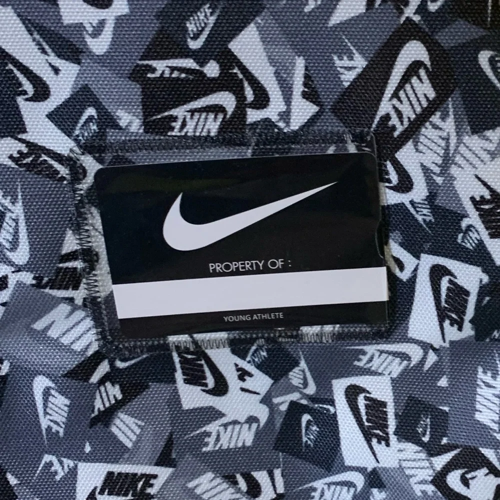 Nike Classic Logo Fuel Pack Insulated Lunch Bag ID Window Front Zip Pocket Black
